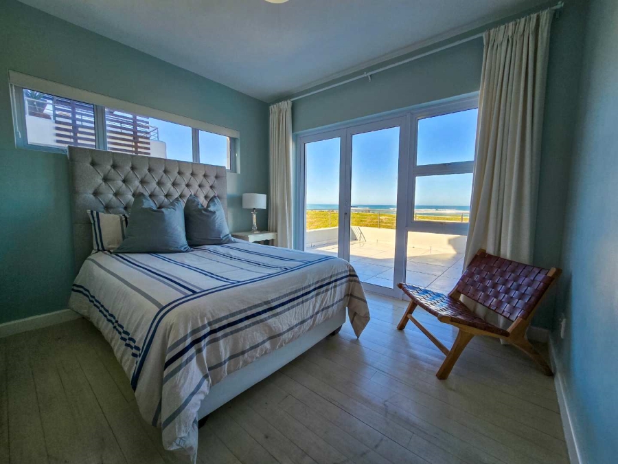 4 Bedroom Property for Sale in Stilbaai Oos Western Cape